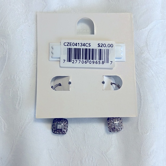 Cubic Zirconia Earings - Picture 3 of 4